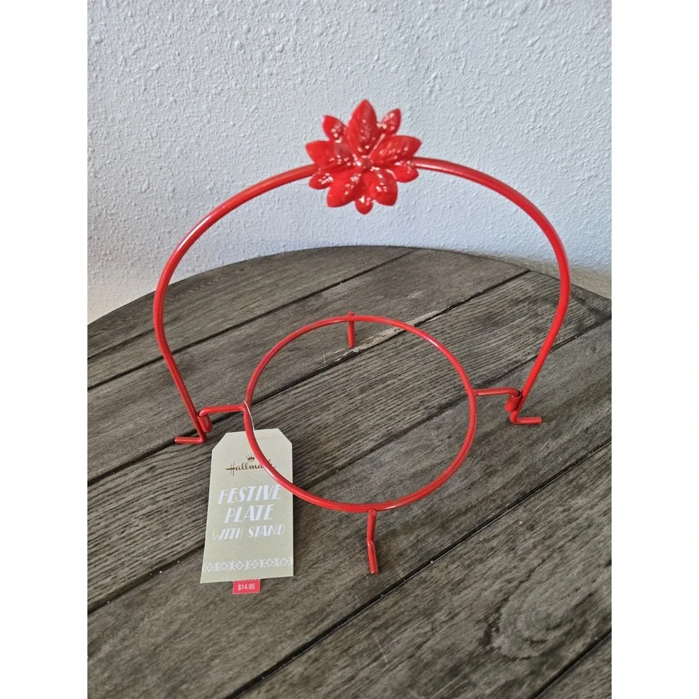 NWT Hallmark Christmas Serving Plate Pine Cones Berries Woodland Red Metal Stand
